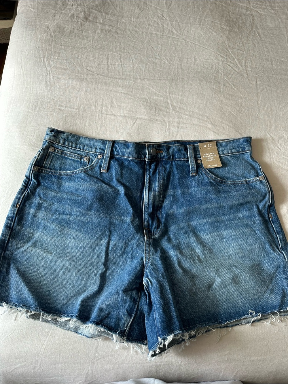 Madewell Relaxed Mid-Length Denim Shorts in Cranwood Wash (NWT) - Picture 3 of 7